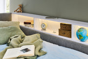 Jugendbett Uno mit Tandemliege, Regal mit LED & USB, Polsterbett in Grau – Ansicht 17