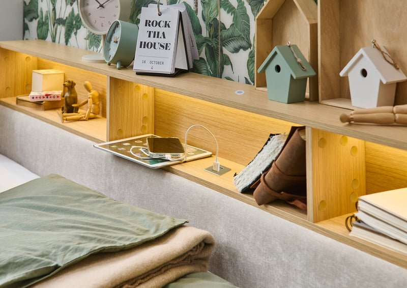 Jugendbett Uno mit Tandemliege, Regal mit LED & USB, Polsterbett in Beige – Ansicht 18