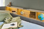 Jugendbett Uno mit Tandemliege, Regal mit LED & USB, Polsterbett in Grau – Ansicht 18