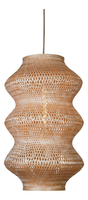 Gewebte Hängeleuchte Barbados XL aus Naturbambus mit geschwungenem Schirm, von vorn fotografiert.
