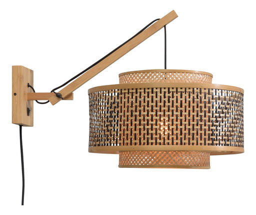 Gesamtansicht der Good&Mojo Wandleuchte Bhutan mit Bambusschirm in Natur und schwarzem Arm, Ø50 cm.