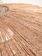 Detailansicht des geflochtenen Jute-Schirms der Good&Mojo Hängeleuchte Iguazu in Natur, mit sichtbarer Faserstruktur.