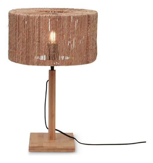 Good&Mojo Tischleuchte Iguazu aus Bambus und Jute in Natur: Jute-Schirm mit Bambusfuß, Glühlampe sichtbar, Gesamtansicht.