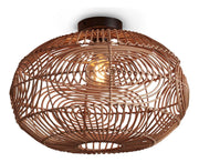 Deckenleuchte Madeira von Good&Mojo mit ovalem Geflecht aus Rattan in Naturtönen und dunklem Eisenbaldachin.