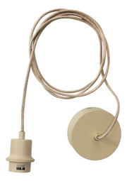 Good&Mojo Hängeleuchte Cuzco: beige Lampenfassung mit geflochtenem Jutekabel, freigestellt auf weißem Hintergrund.