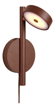 Good&Mojo Wandleuchte Okinawa in Braun: runder Schirm mit warm leuchtender LED-Scheibe auf schlankem Holzarm.