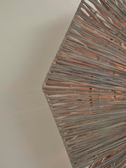 Detailansicht der Wandleuchte Good&Mojo Panama: Geflochtener Raffia-Schirm mit achteckiger Kante, Lichtdurchlass sichtbar.